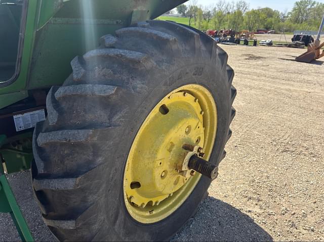 Image of John Deere 4620 equipment image 4