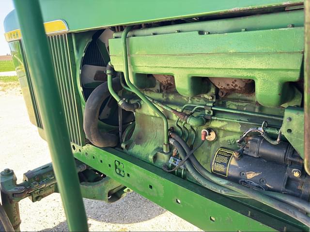 Image of John Deere 4620 equipment image 3