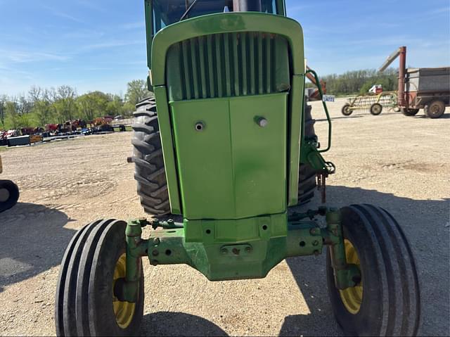 Image of John Deere 4620 equipment image 2