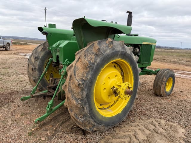 Image of John Deere 4620 equipment image 2