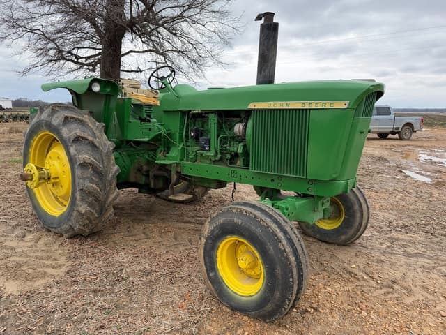 Image of John Deere 4620 equipment image 1