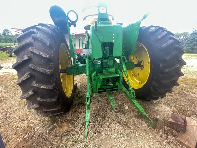 Image of John Deere 3020 equipment image 4
