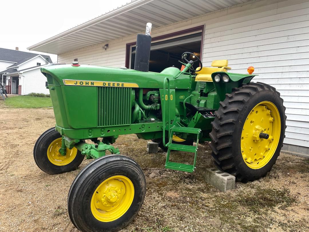 Image of John Deere 3020 Primary image