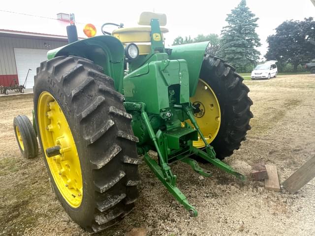 Image of John Deere 3020 equipment image 3