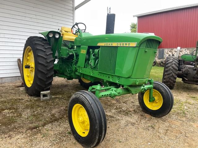 Image of John Deere 3020 equipment image 1