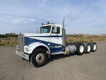 Main image Kenworth W900