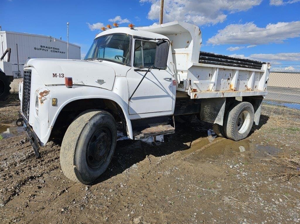 Main image International Loadstar 1700