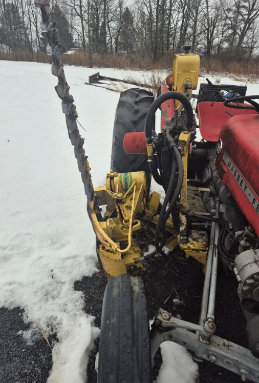 Image of Massey Ferguson 135 equipment image 3