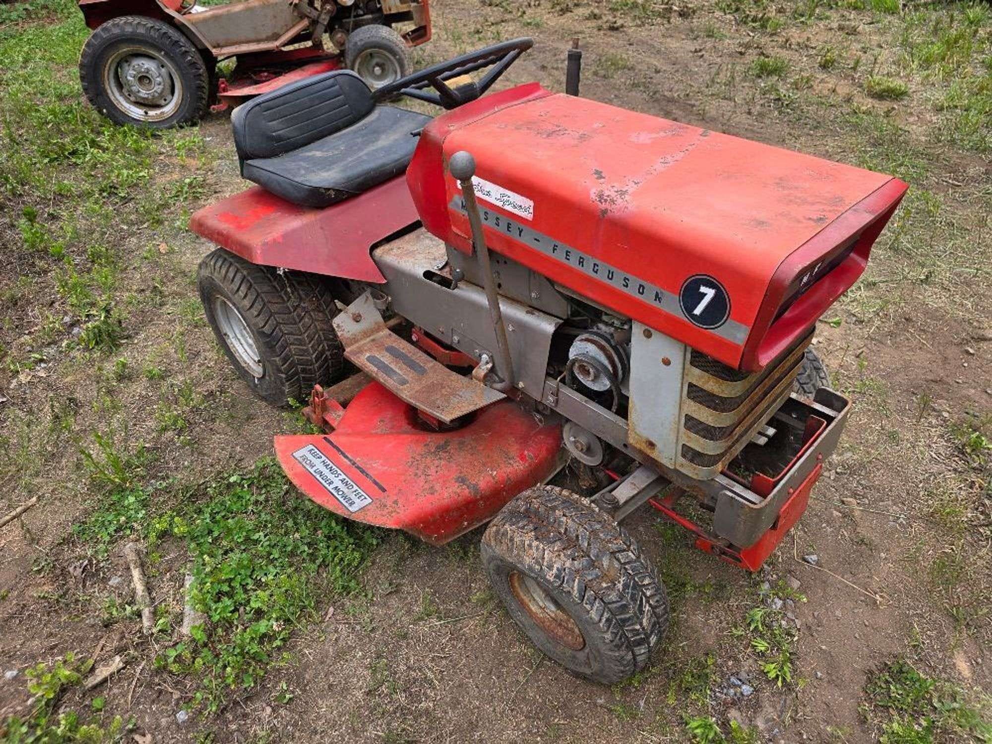 1971 Massey Ferguson 7 Equipment Image0