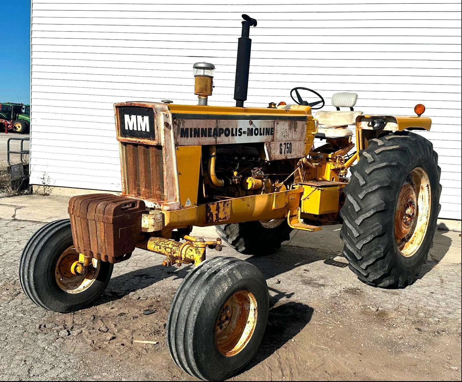 1971 Minneapolis-Moline G750 Equipment Image0