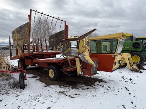 Image of New Holland 1049 equipment image 4