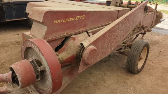 Image of New Holland 273 equipment image 4