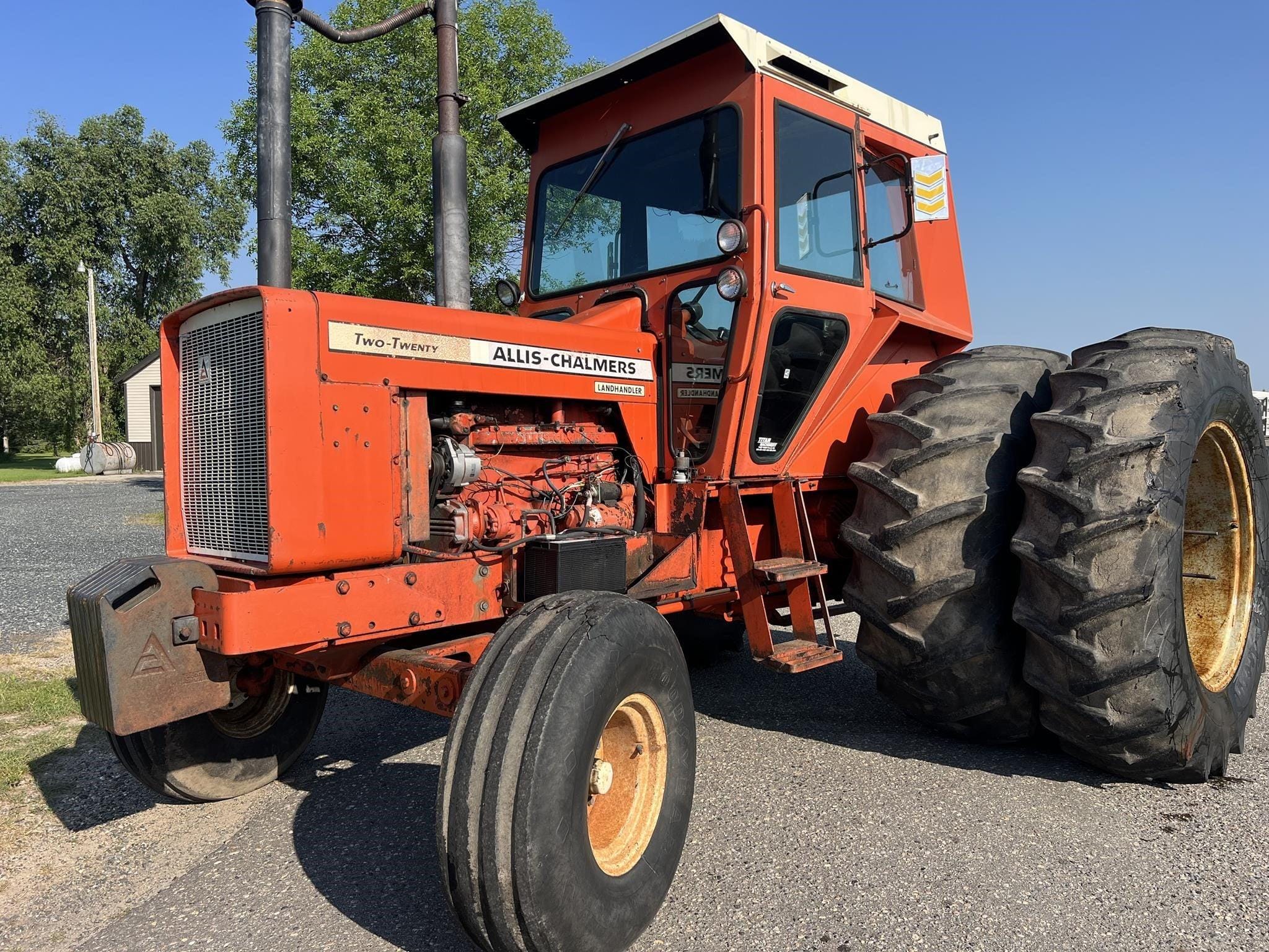 1972 Allis Chalmers 220 Equipment Image0