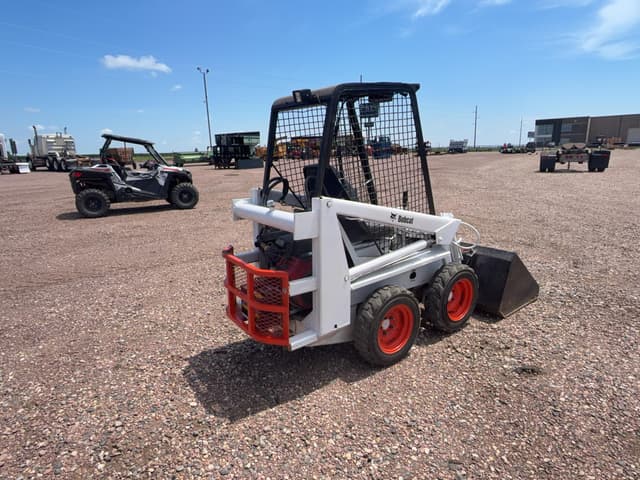 Image of Bobcat M371 equipment image 4