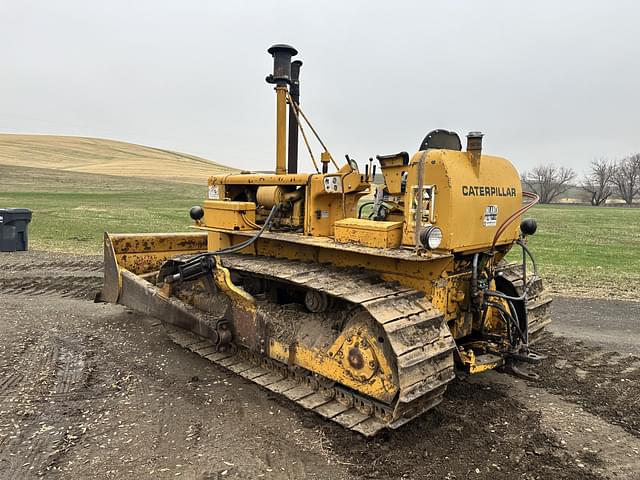 Image of Caterpillar D5 equipment image 3