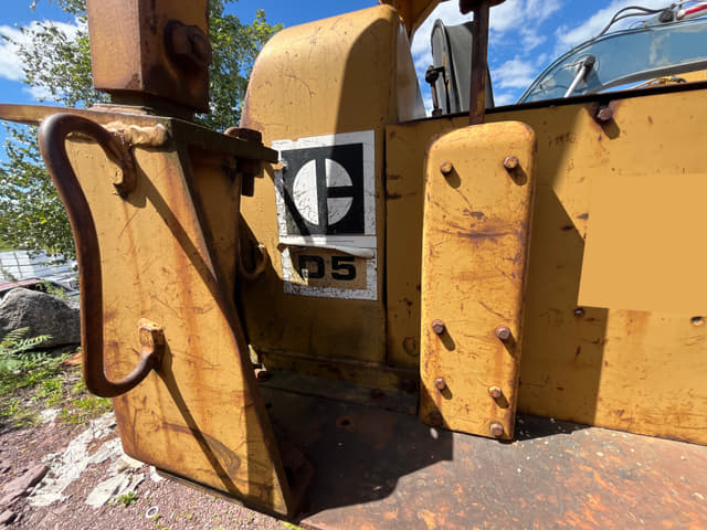 Image of Caterpillar D5 equipment image 2