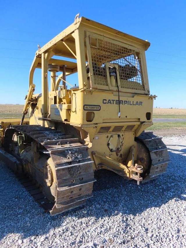 Image of Caterpillar D6C equipment image 4