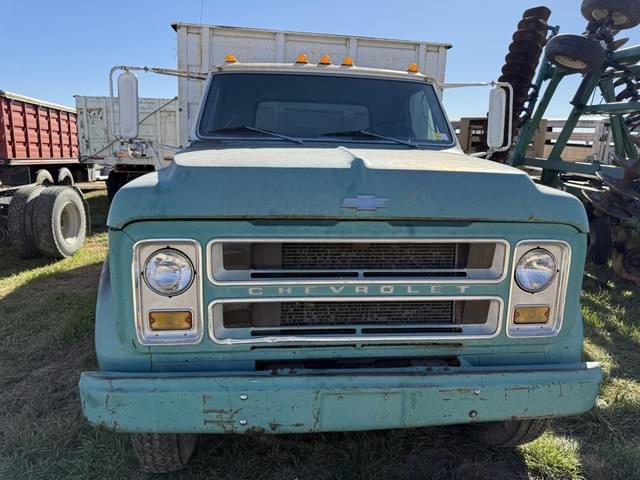 Image of Chevrolet C60 equipment image 1