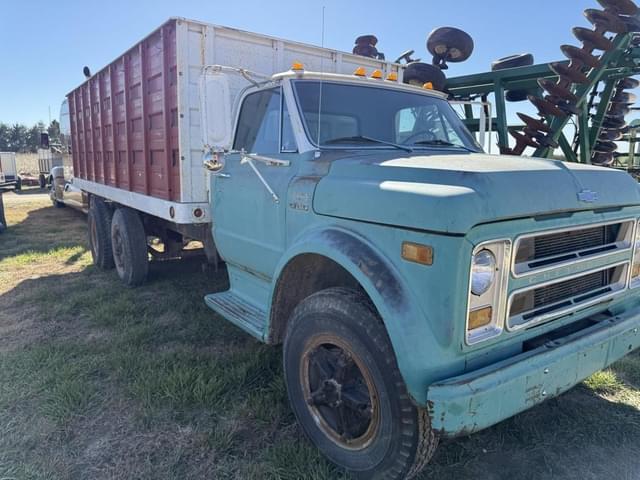 Image of Chevrolet C60 equipment image 2