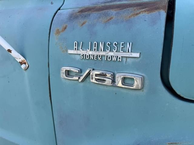 Image of Chevrolet C60 equipment image 3