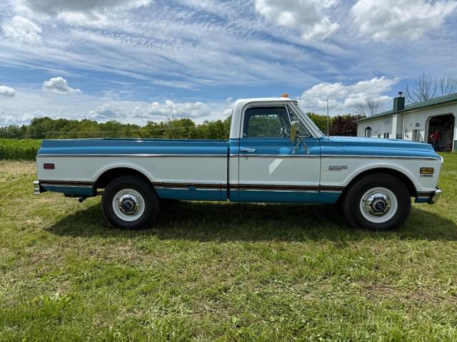 Image of Chevrolet C20 equipment image 3