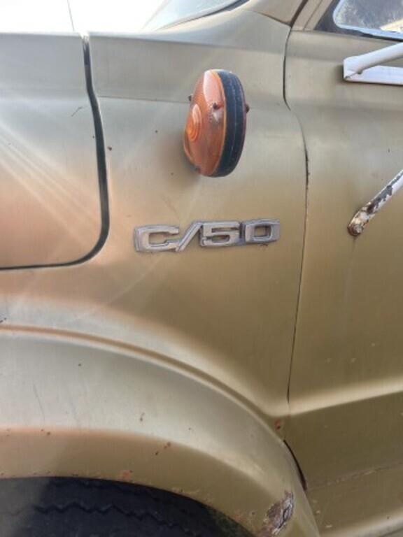 Image of Chevrolet C50 equipment image 2
