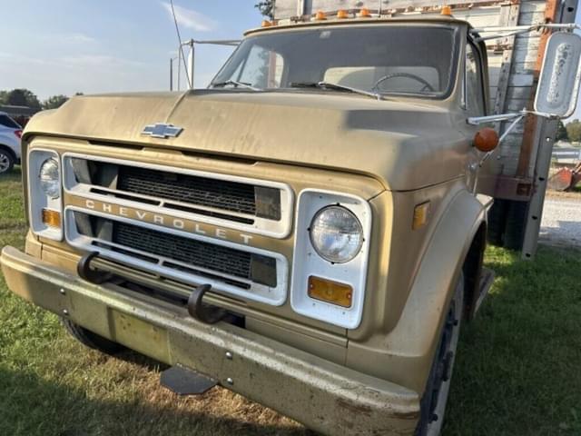 Image of Chevrolet C50 equipment image 1