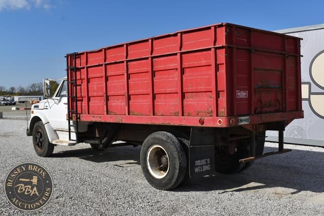 Image of Chevrolet C60 equipment image 3