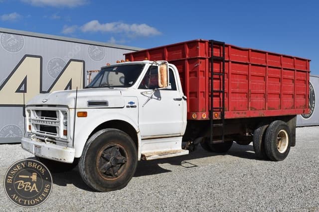 Image of Chevrolet C60 equipment image 1