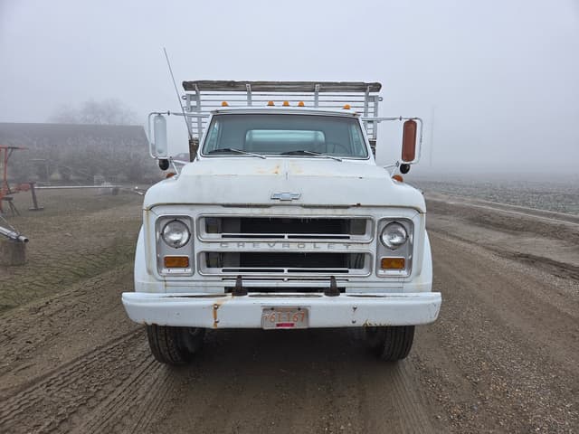 Image of Chevrolet C60 equipment image 2