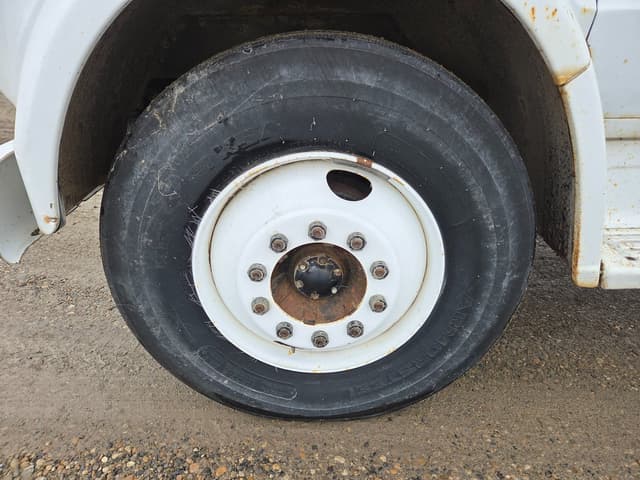 Image of Chevrolet C60 equipment image 4