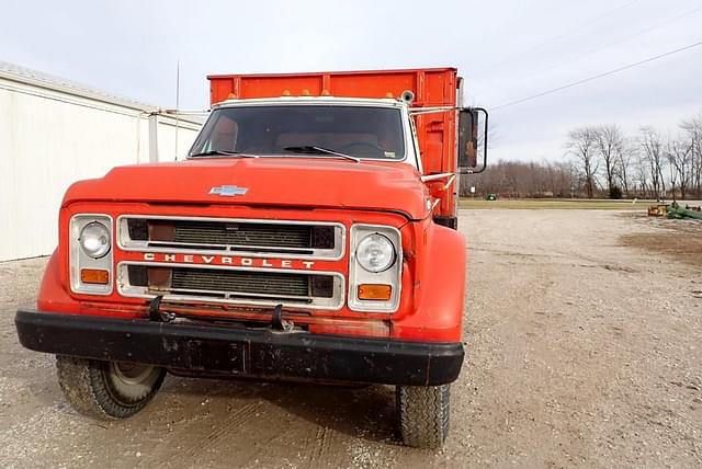 Image of Chevrolet C60 equipment image 3