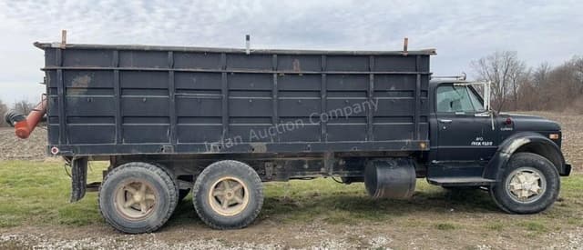 Image of Chevrolet C60 equipment image 1