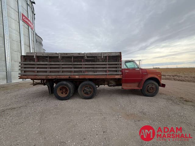 Image of Chevrolet C60 equipment image 3