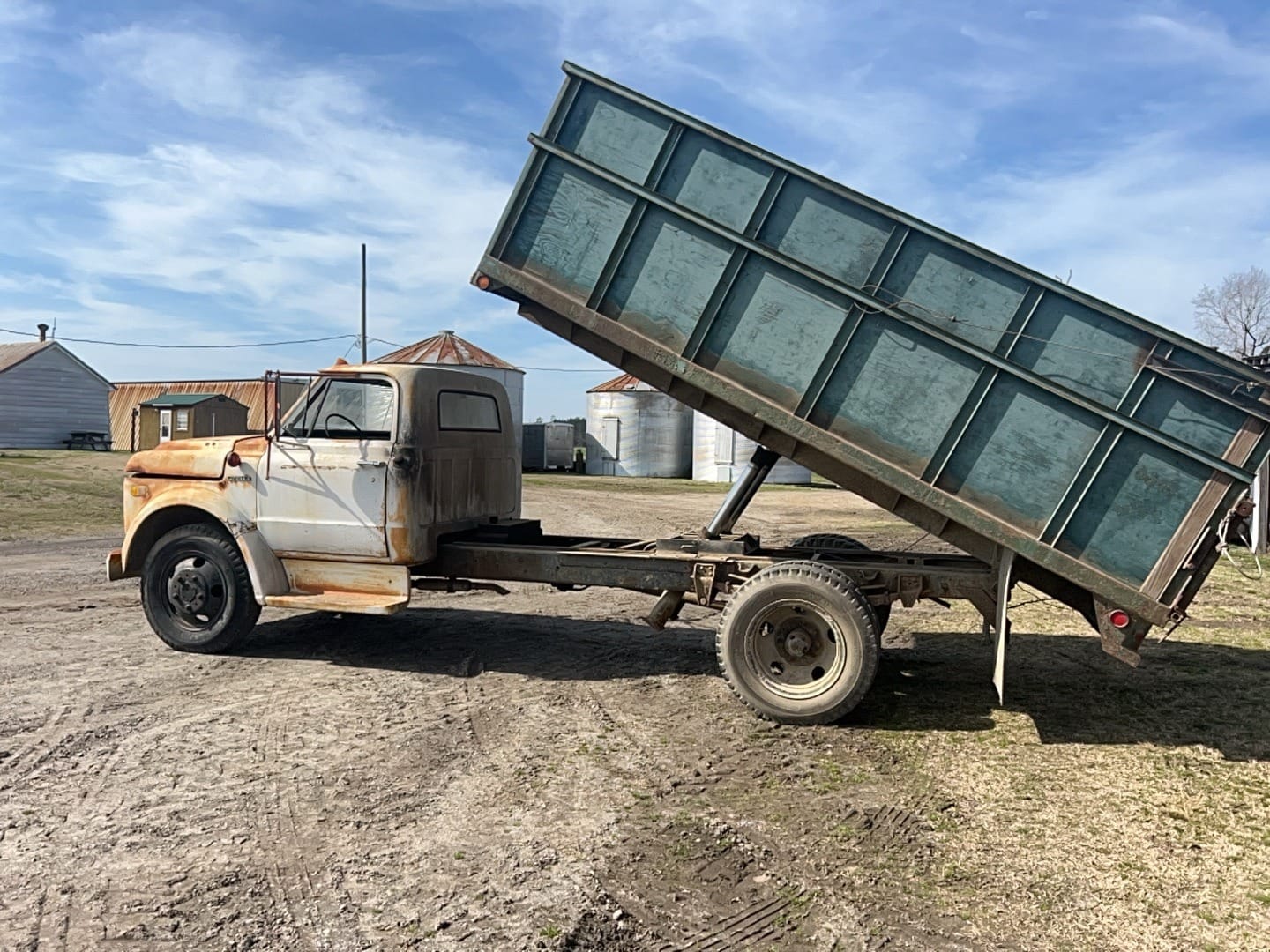 1972 Chevrolet C50 Equipment Image0