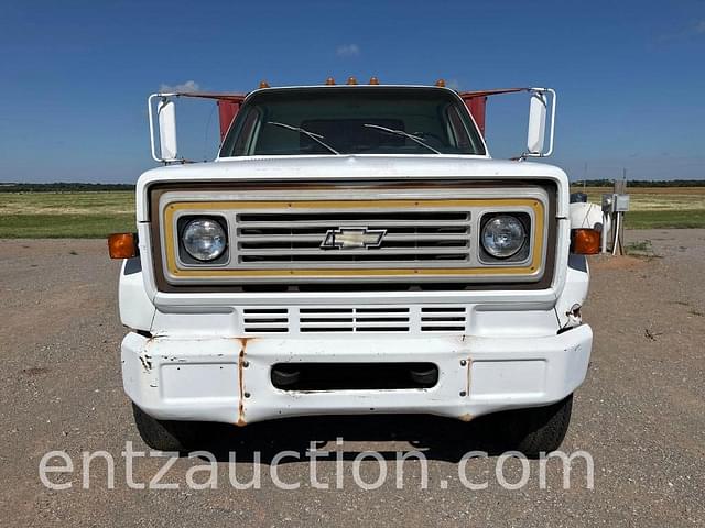 Image of Chevrolet C50 equipment image 1