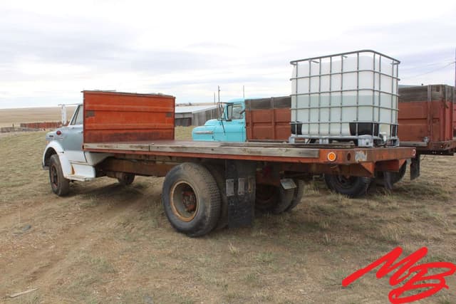 Image of Chevrolet C60 equipment image 2