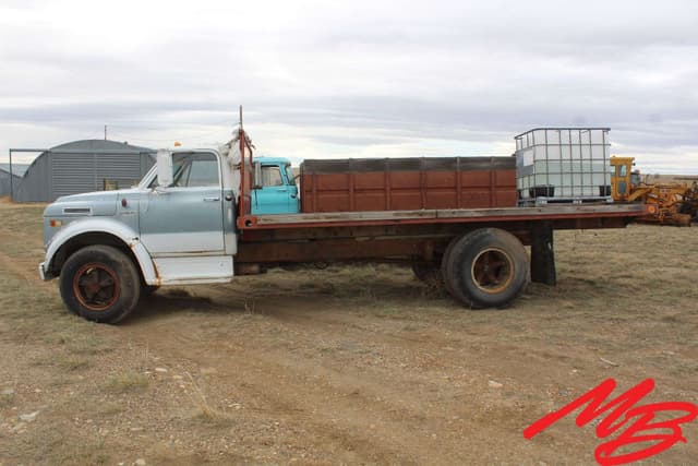 Image of Chevrolet C60 equipment image 1