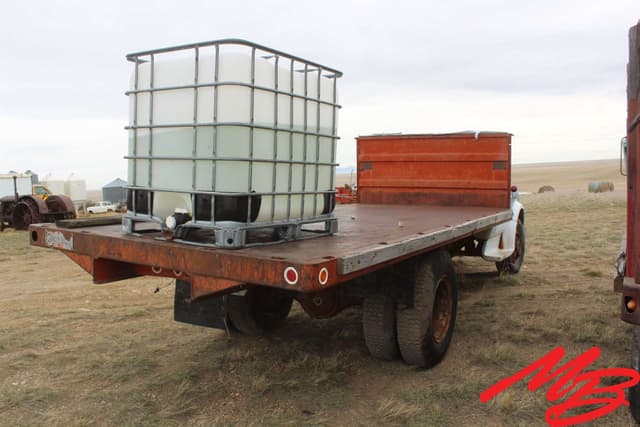 Image of Chevrolet C60 equipment image 4