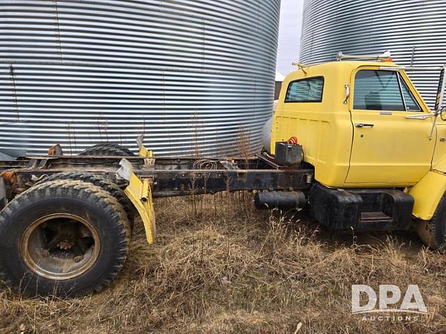 Image of Chevrolet C-80 equipment image 3