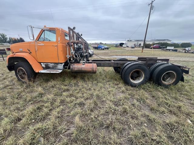 Image of Chevrolet C-80 equipment image 1