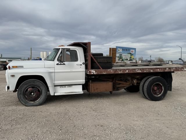 Image of Ford F-600 equipment image 2