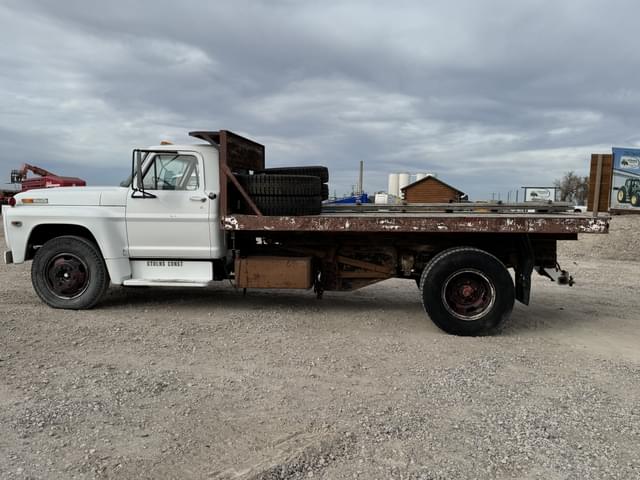 Image of Ford F-600 equipment image 3