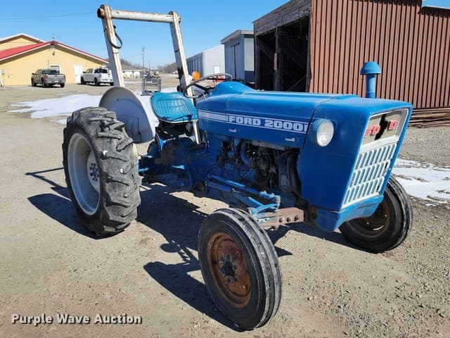 Image of Ford 2000 equipment image 2