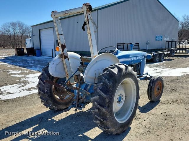 Image of Ford 2000 equipment image 4
