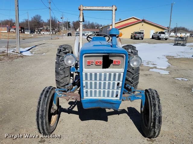 Image of Ford 2000 equipment image 1