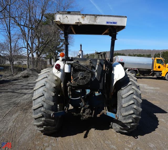 Image of Ford 4000 equipment image 4