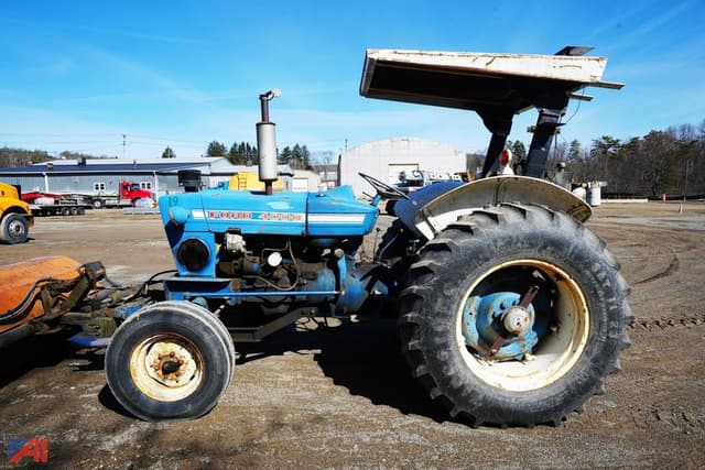 Image of Ford 4000 equipment image 2