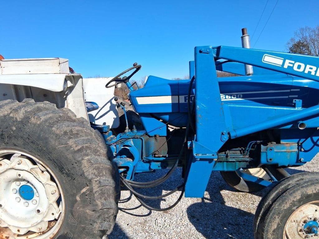 1972 Ford 5000 Equipment Image0