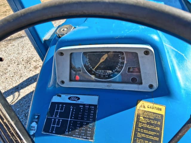 Image of Ford 5000 equipment image 3